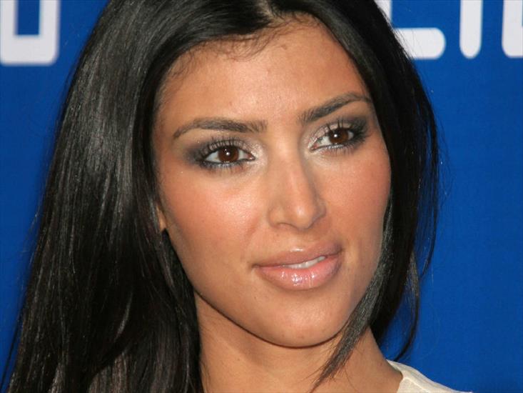 Kim Kardashian - kim_kardashian_2.jpg