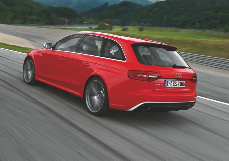 AUDI tapety - Audi-RS4-Avant-Wagon-Image_0013.jpg