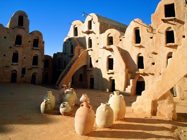 z mułu,gliny,piasku - tunezja.jpg
