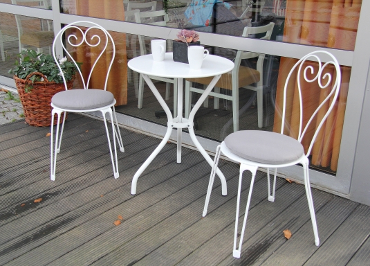 Galeria - krzesła i stolik białe.jpeg