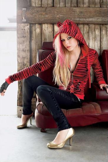 Avril Lavigne - AvrilLavigneabbeydawnshoot20.jpg