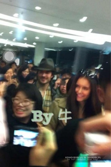 Nina i Ian  na lotnisku Szanghaju 27.12.12 - normal_CHINA011.jpg