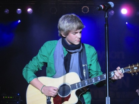 Cody Simpson - cody-simpson-z-gitara.jpg