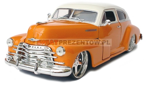Samochodny stare - 1947_fleetline_orange-white_small_swiat50kb500pix.jpg