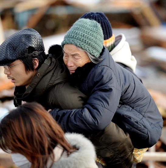 2011 Japan Tsunami and Earthquake - HD 298 - reuters-JAPANEARTHQUAKE77.jpg