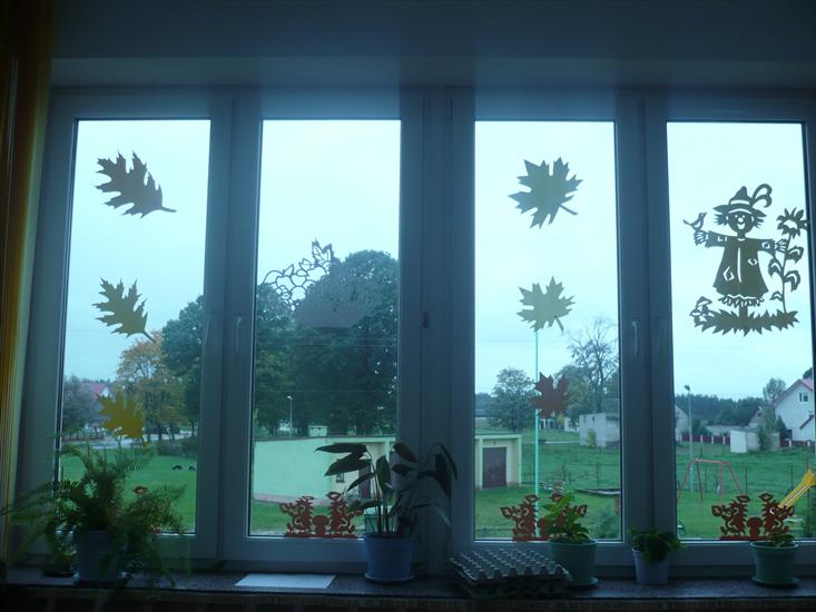 1. jesień - okna w mojej klasie.JPG