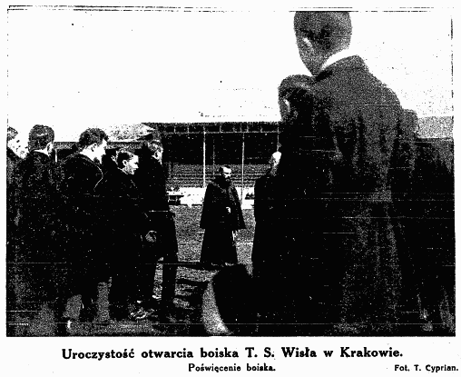 Archiwalne zdjęcia - 1922 Poświęcenie nowego stadionu.png