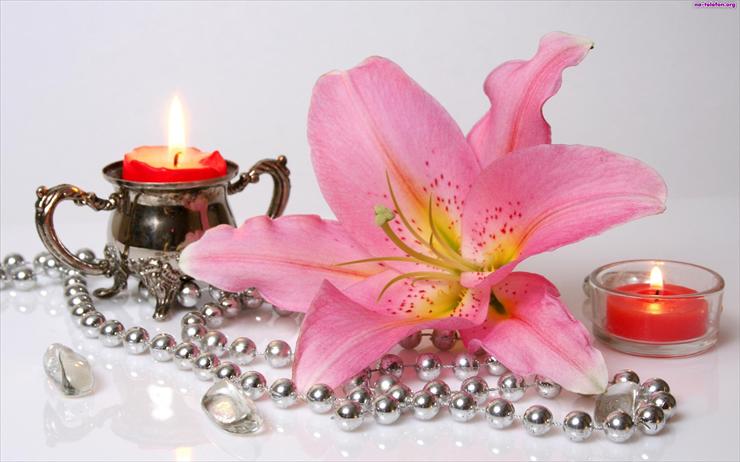 Dekoracje z perłami - lilia-wiece-kamienie-perly-rozowa.jpeg