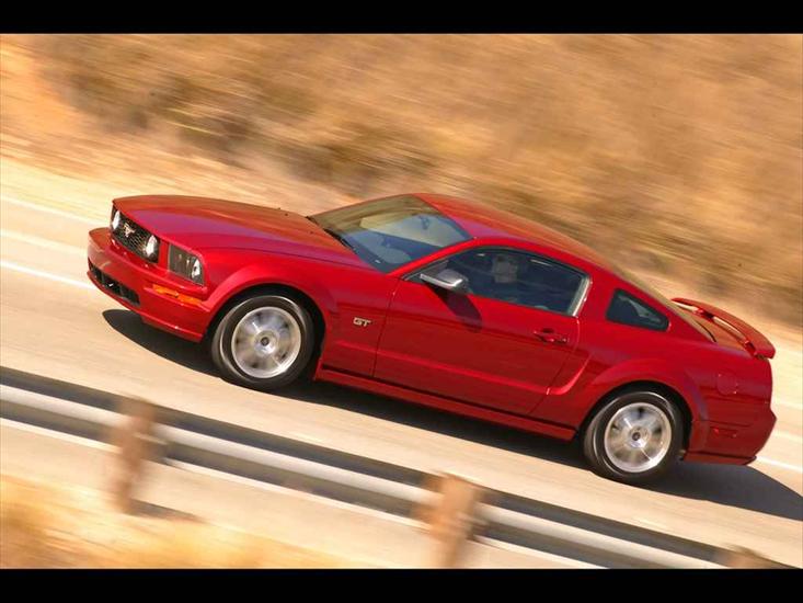 samochody - 2005-Ford-Mustang-GT-p-SA-Road-1024x768.jpg
