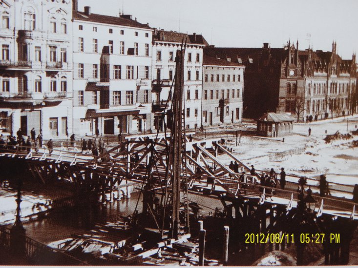 Mosty Bydgoskie - Bydgoszcz , most Teatralny w 1940r w czasie odbudowy po wysadzeniu w powietrze 4 Września 1939r.JPG